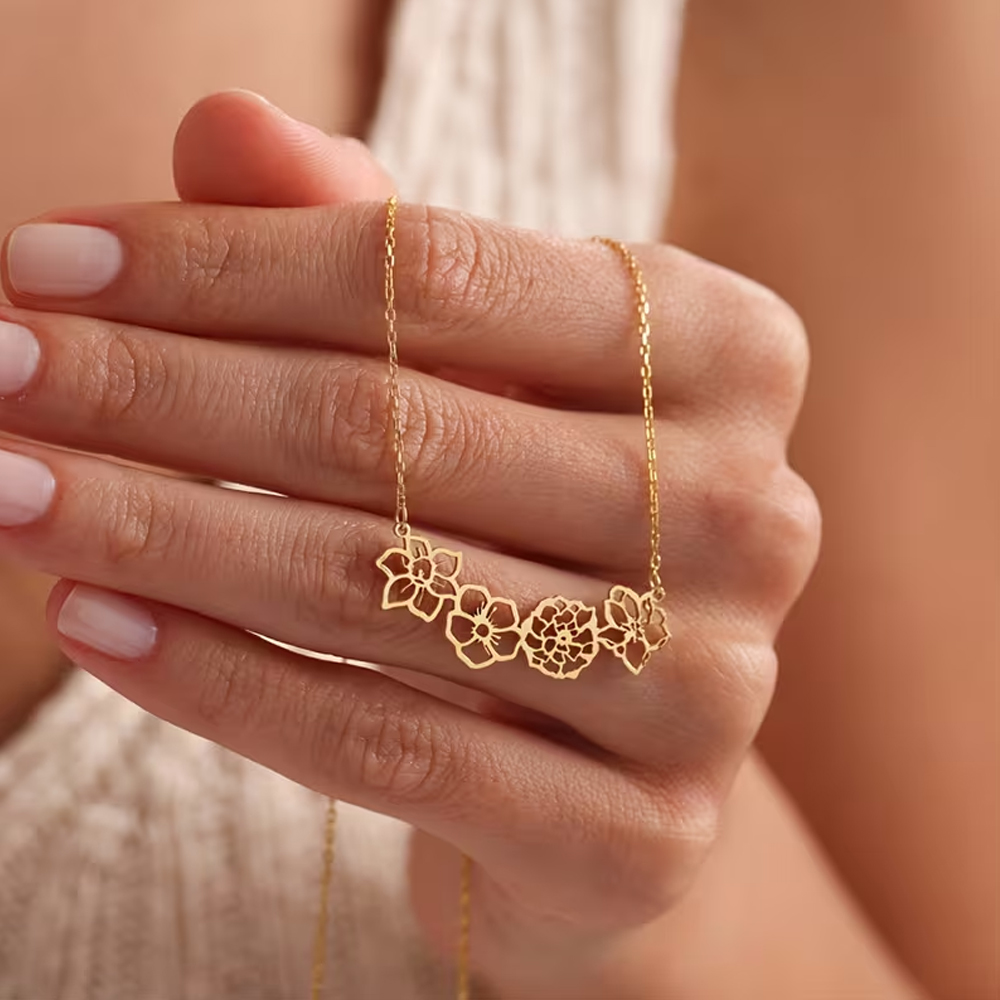 قلادة زهور الميلاد المخصصة من  - مراجعة Birth Flower Necklace وسعره